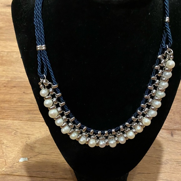 Perla Del Mar freshwater pearl necklace - Picture 5 of 9